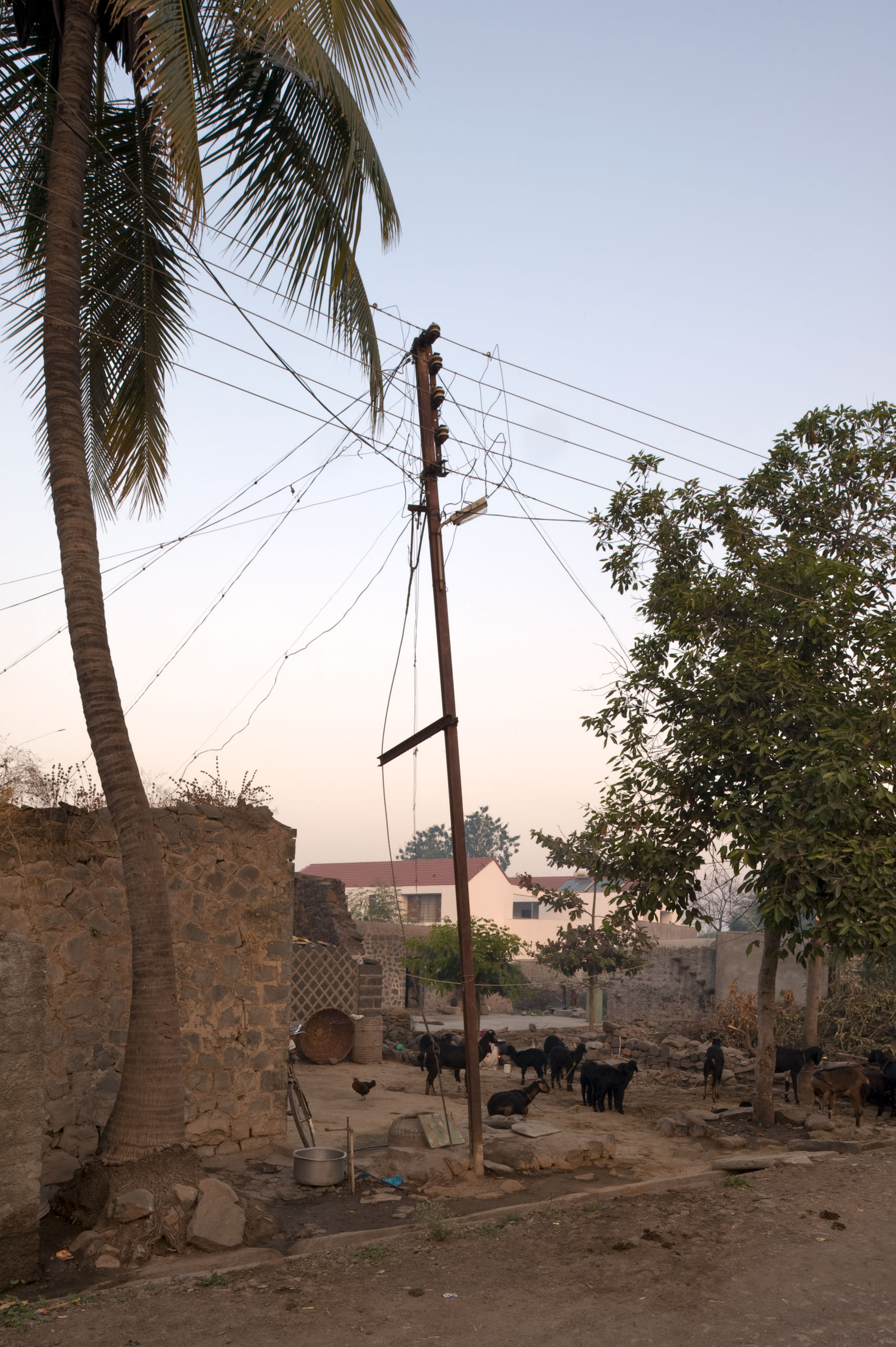 Opolis Architects, Bombay  |  Sarpanch House, Akluj